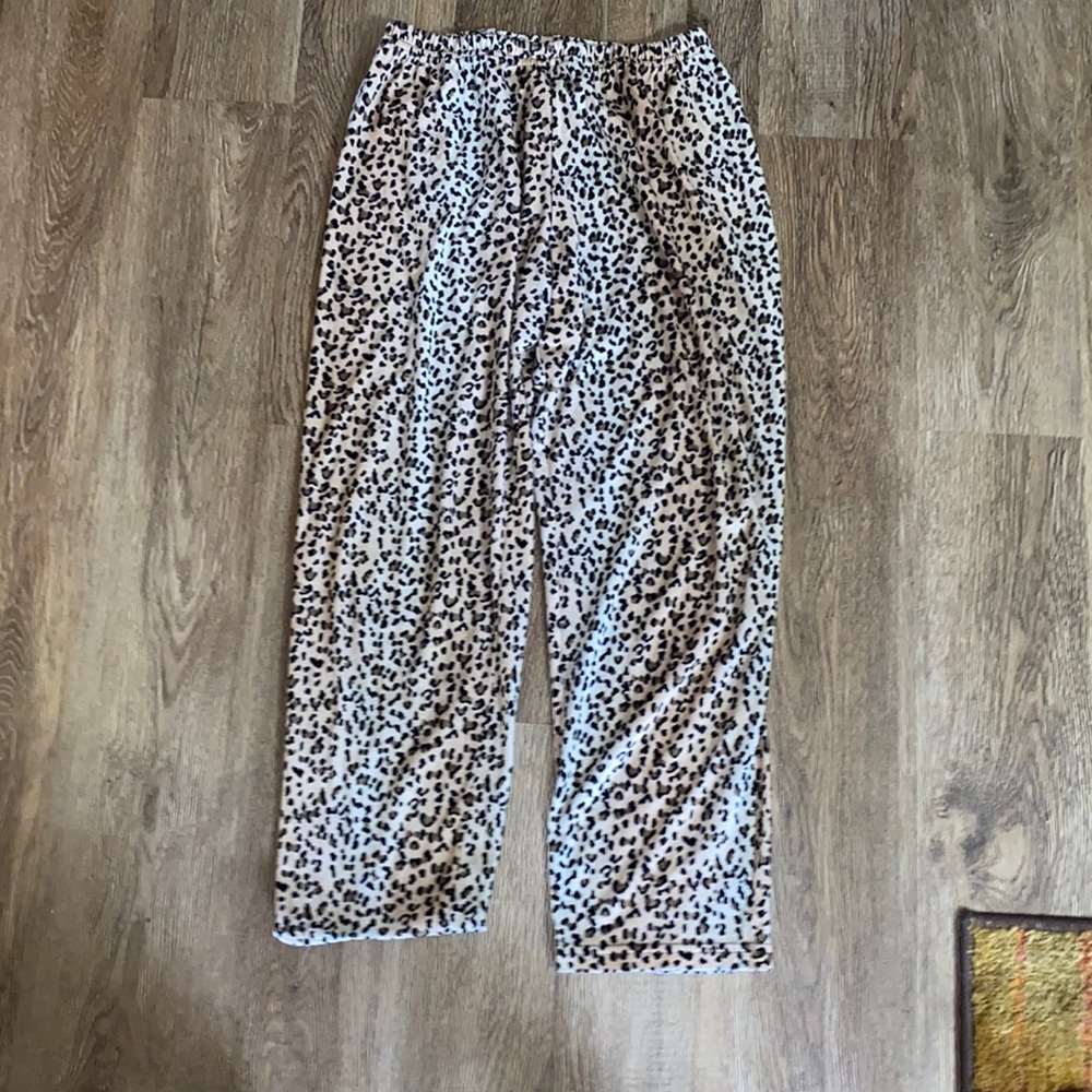 Software, cheetah print, pajamas, size small
